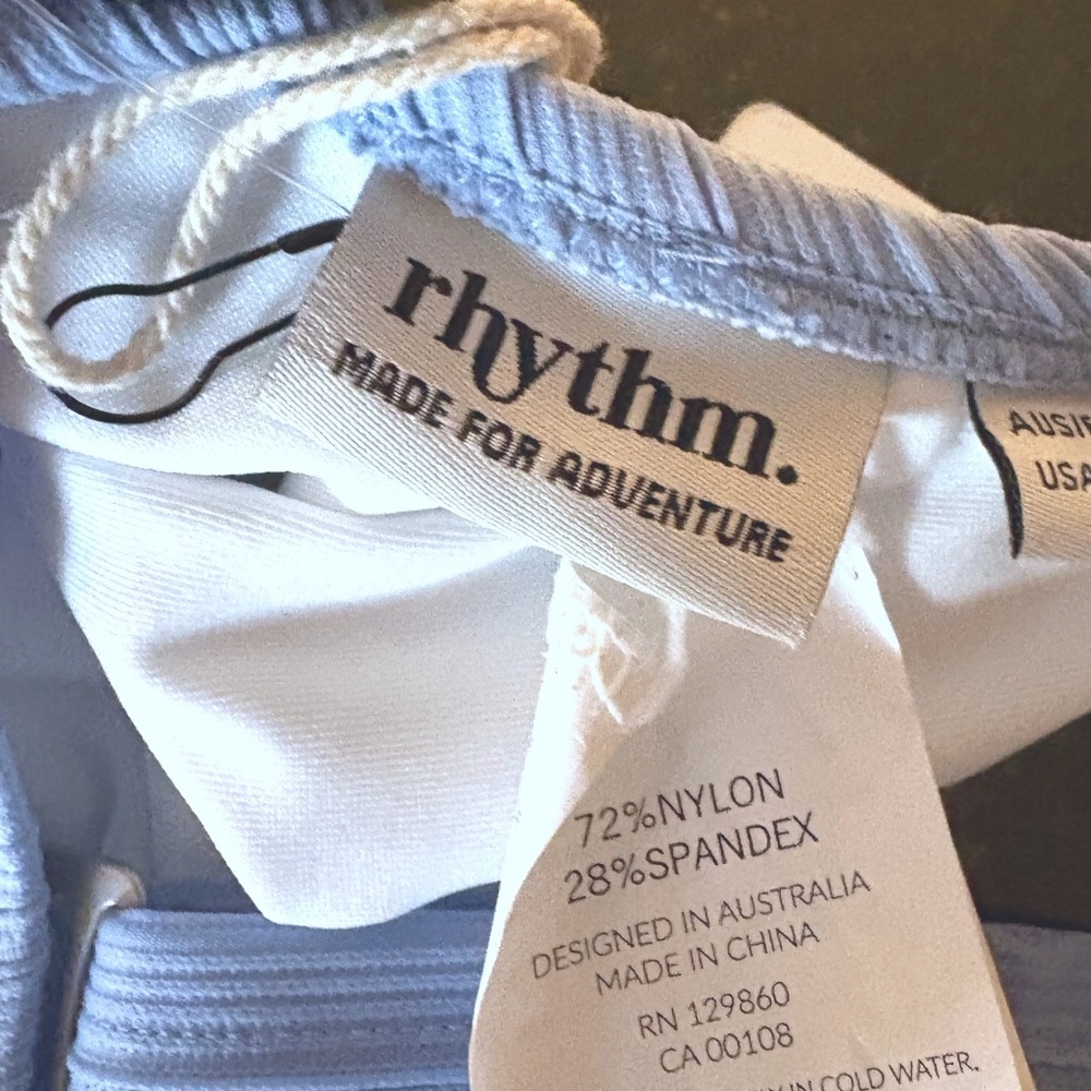 Rhythm bikini top in a "lite blue" ribbed - sz M - Picture 9 of 10